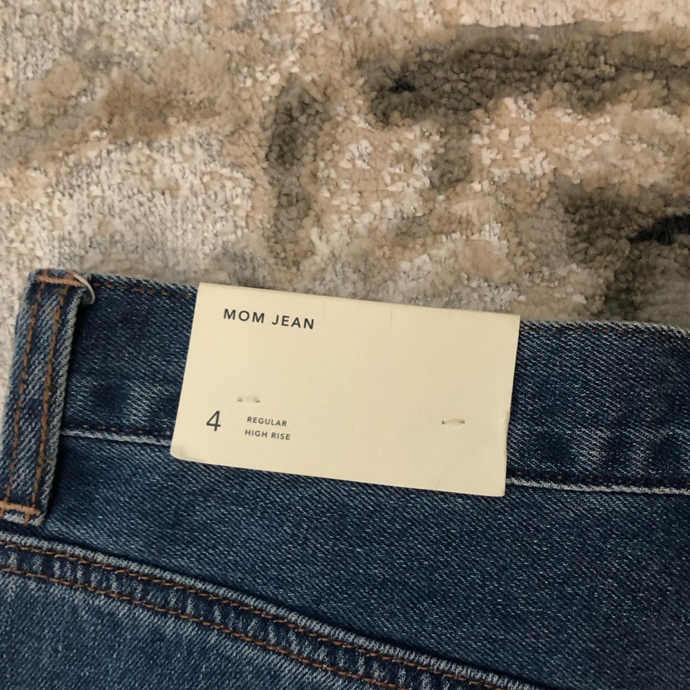 American Eagle distressed mom jeans - Picture 6 of 9